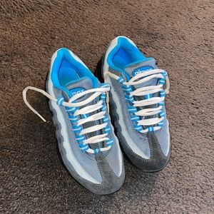 Nike AirMax Sneakers